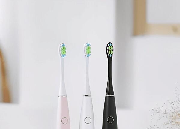 使用電動(dòng)牙刷應(yīng)該注意什么？科學(xué)使用電動(dòng)牙刷，牢記這4要點(diǎn)