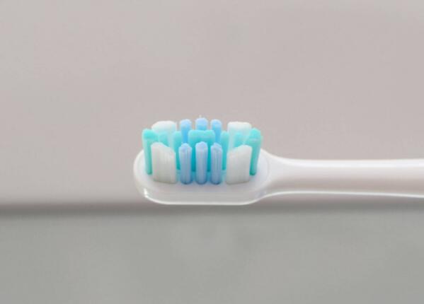 電動(dòng)牙刷的刷頭如何消毒？電動(dòng)牙刷頭消毒靠譜的方式介紹