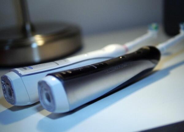 歐樂b電動牙刷充電器如何使用？從入門到精通，一篇就懂