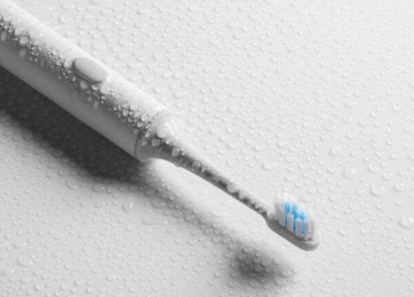 便攜式紫外線牙刷怎么用？正確使用便攜式牙刷的方法