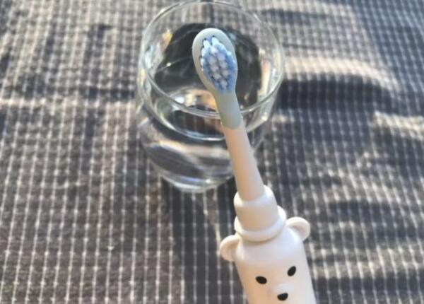兒童如何正確用電動牙刷刷牙？牙刷刷牙指南分享