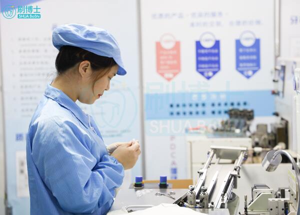 代加工的電動(dòng)牙刷安全嗎？正規(guī)電動(dòng)牙刷代工廠產(chǎn)品有保障！